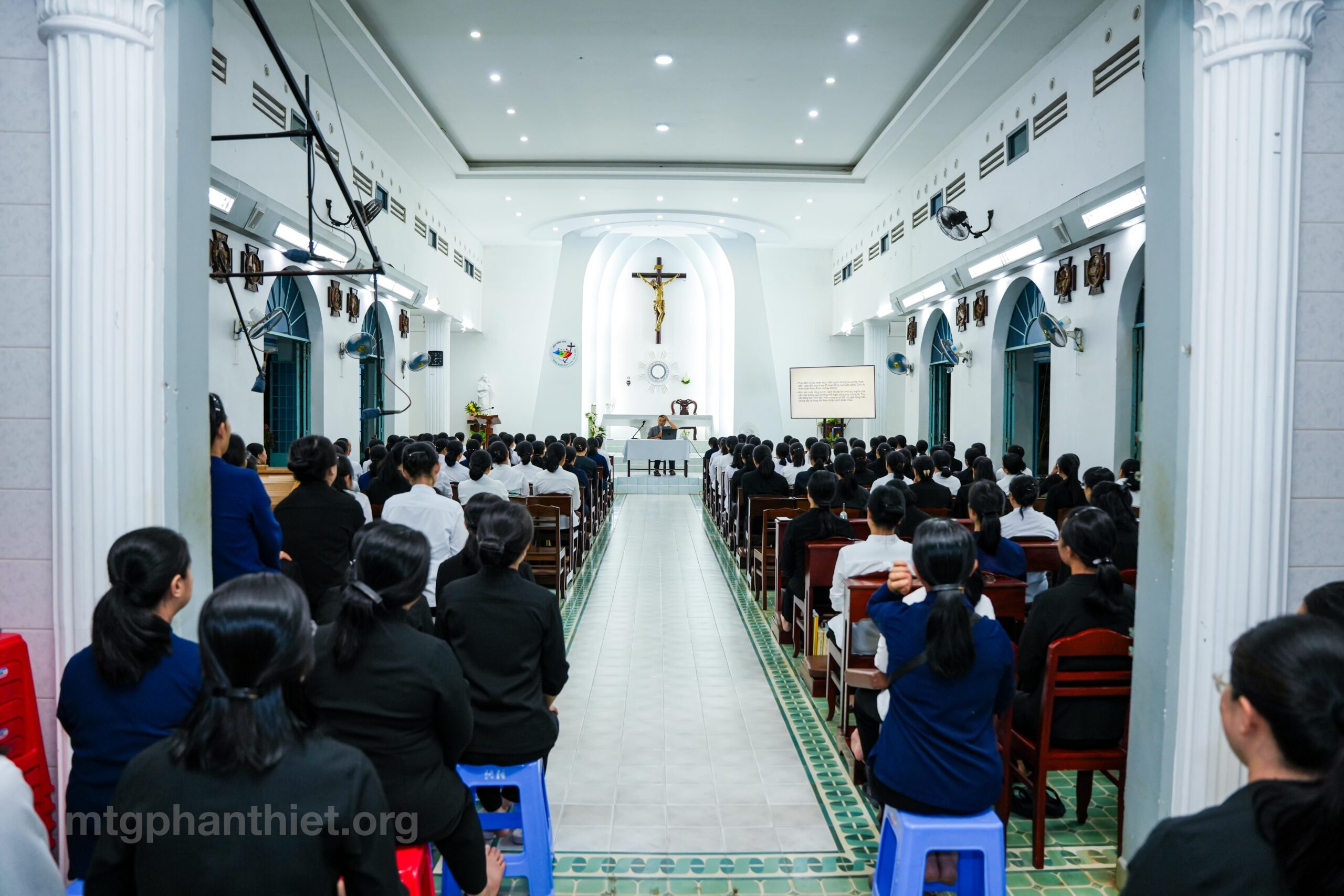 Thường Huấn “Thay Đổi Kịch Bản Cuộc Sống” – Canh Tân Đời Sống Thánh Hiến Trong Tình Yêu Đức Kitô