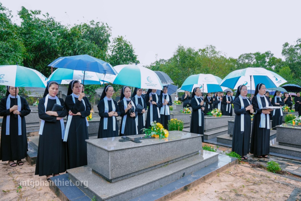 Thánh Lễ An Táng Chị Maria - Một Trái Tim “Thuộc Về”