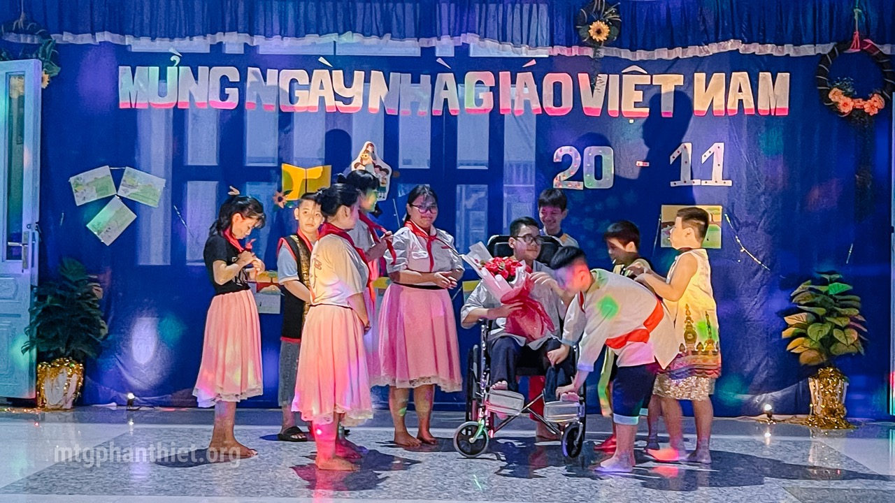 Tri Ân Ngày Nhà Giáo Việt Nam Tại Cơ Sở Khuyết Tật Long Thuận